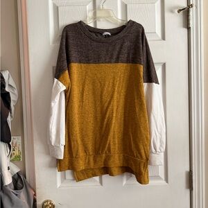 Women’s size small boutique top